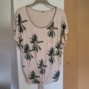 💚10 for $10💚 Bundle and save Palm Tree Print Women’s Top
